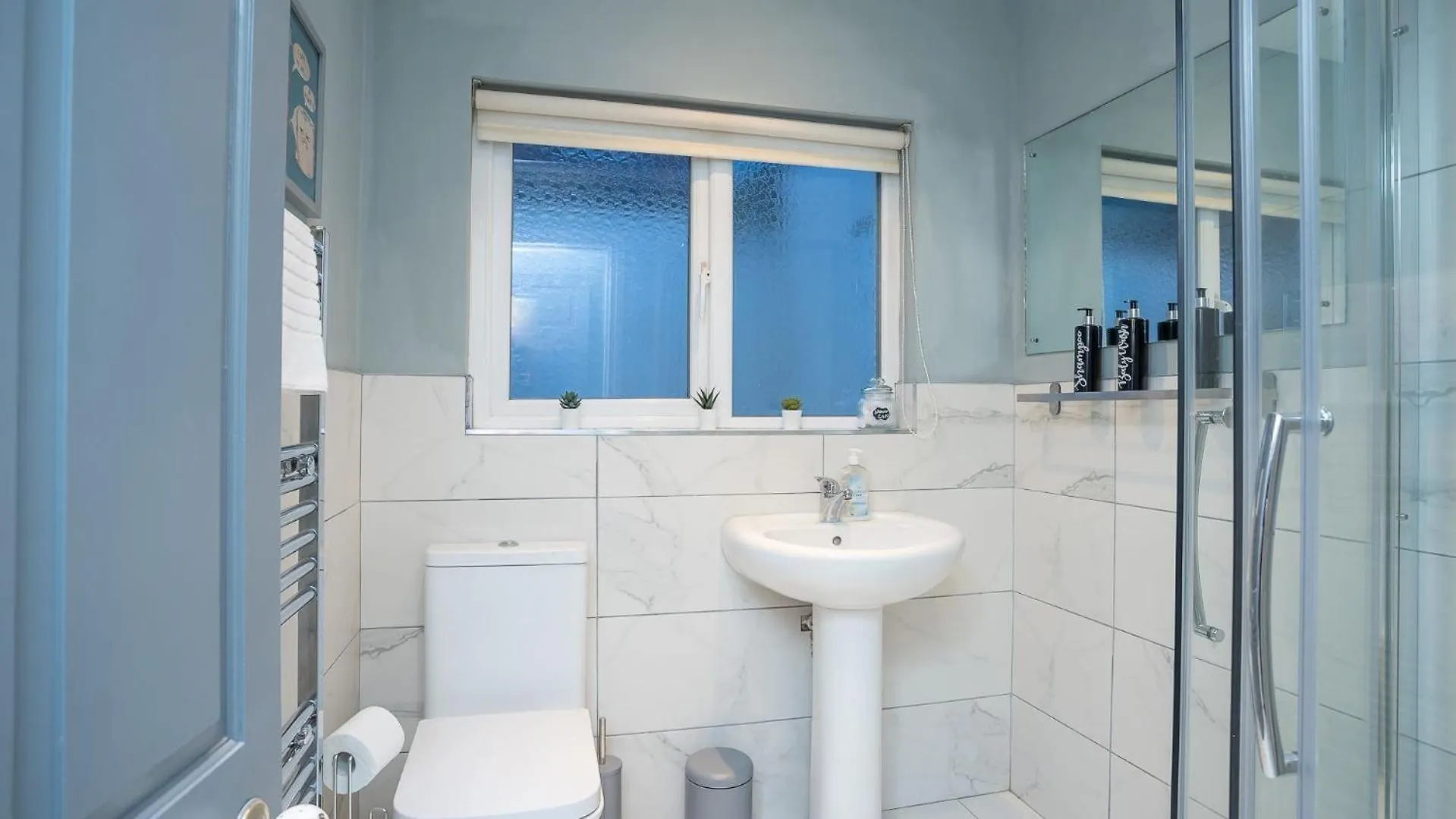 1 Bdr Apartment At Queens Uni By Belfast City Breaks